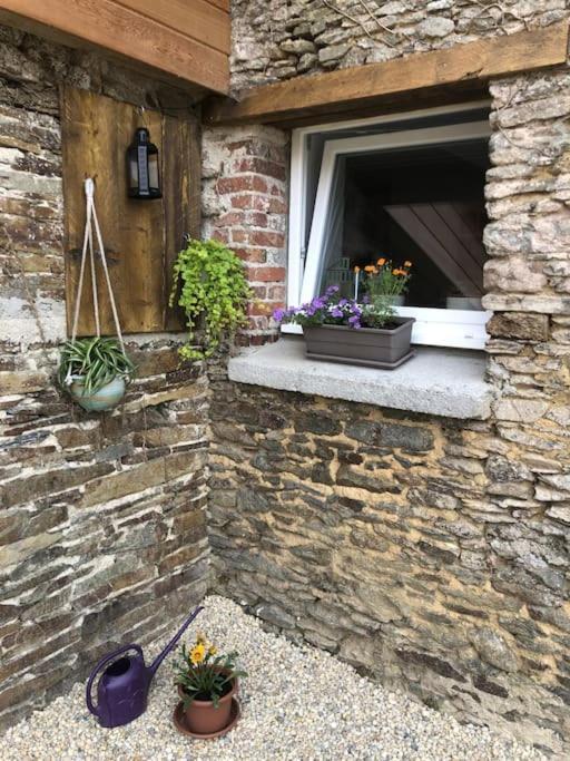 Gite De L'Hotel Castel Couvains  Eksteriør billede
